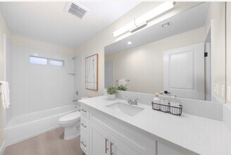 648 W Grand Ave in Pomona, CA - Building Photo - Building Photo