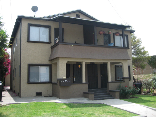 2124 Darwin Ave in Los Angeles, CA - Foto de edificio - Building Photo