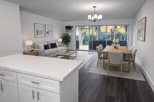 638 NE 166th St in Miami, FL - Building Photo