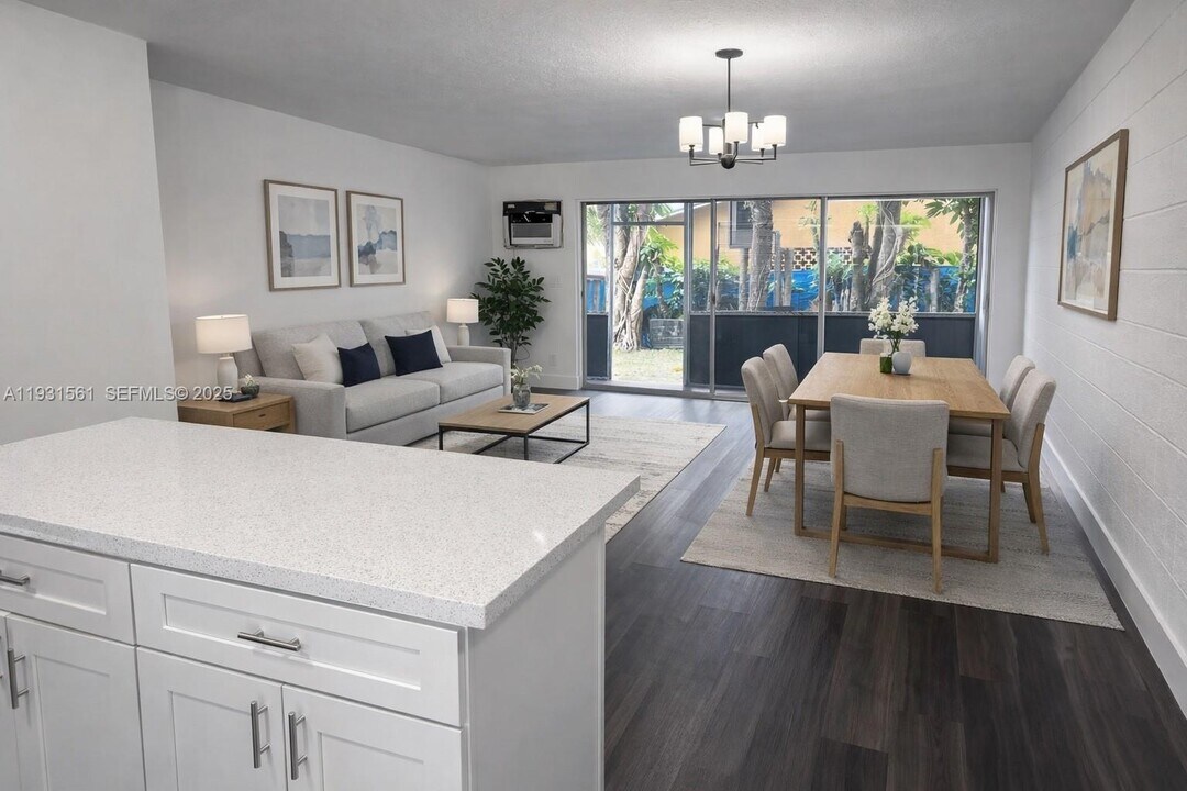 638 NE 166th St in Miami, FL - Foto de edificio