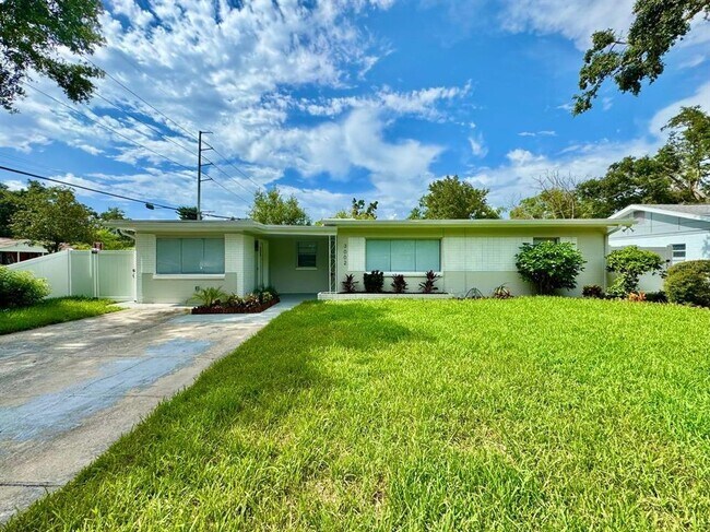 3002 E Elm St in Tampa, FL - Building Photo - Building Photo