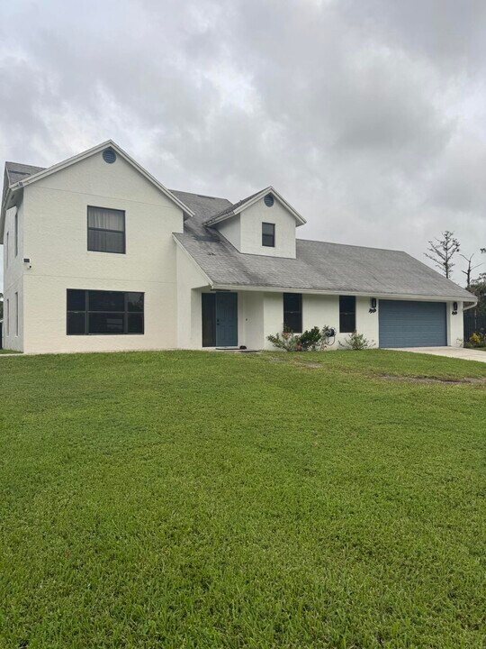 1350 C Rd in Loxahatchee Groves, FL - Building Photo