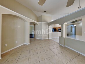 2229 Hunters Greene Dr in Lakeland, FL - Building Photo - Building Photo