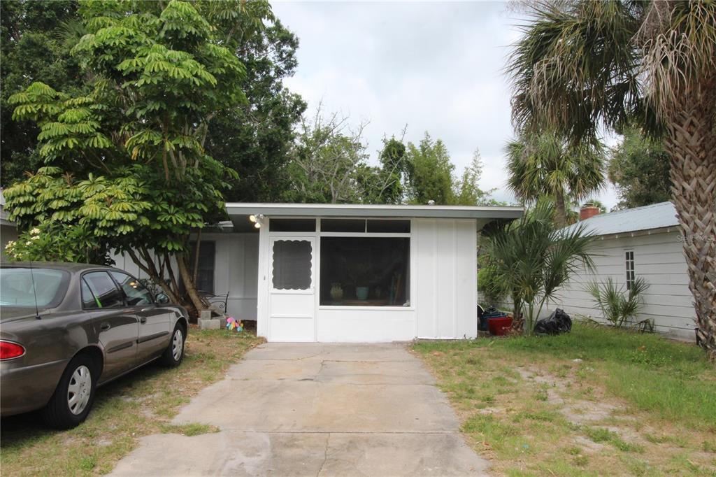 1935 Edgewater Dr in Sarasota, FL - Building Photo