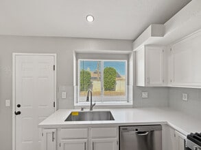 69736 Cypress Rd in Cathedral City, CA - Building Photo - Building Photo