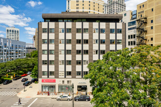 The Claridge Apartments in Detroit, MI - Foto de edificio - Building Photo