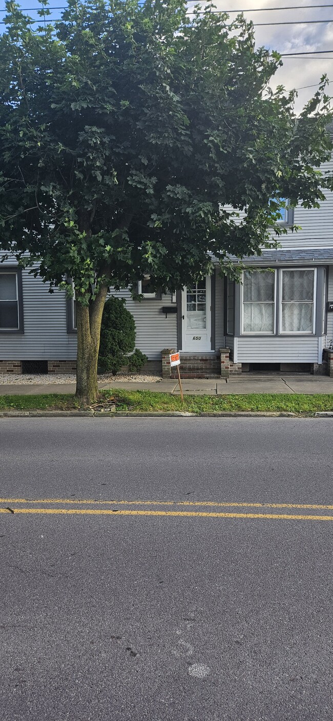 650 E Market St, Unit 650 E Market St