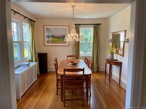 71 Elm Pl in New Canaan, CT - Building Photo - Building Photo