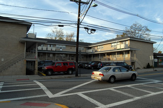 329 Main St in Lodi, NJ - Foto de edificio - Building Photo