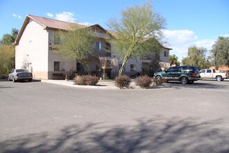 Agave Apartments in Phoenix, AZ - Foto de edificio - Building Photo