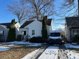 1011 Clearview Ave in Parma, OH - Building Photo