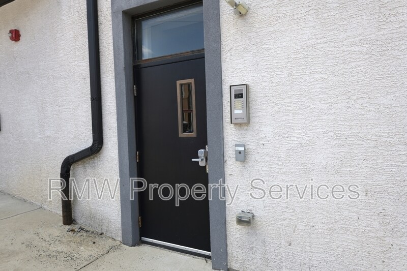 4000 W Girard Ave in Philadelphia, PA - Building Photo