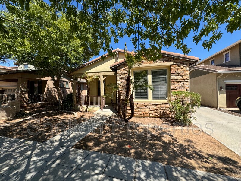 13255 N 153rd Ln in Surprise, AZ - Building Photo