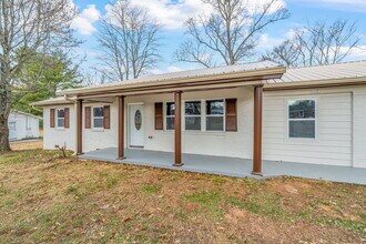 117 Gayle Ave in Lenoir City, TN - Building Photo - Building Photo