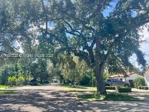 272 Springs Ave in Miami Springs, FL - Building Photo - Building Photo