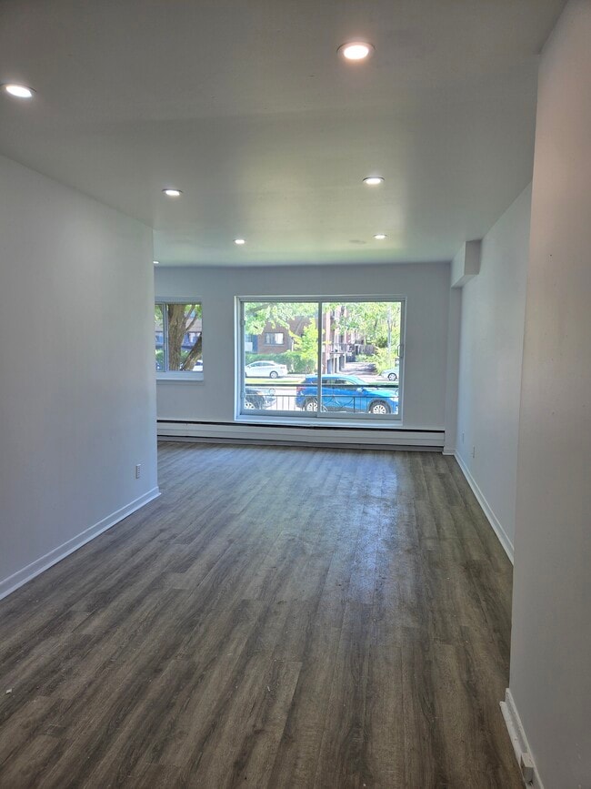 property at 250 Alexis-Nihon Boul