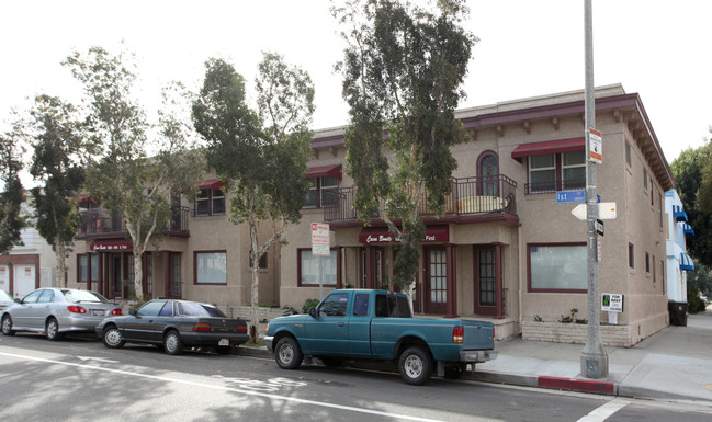 1000-1014 E 1st St in Long Beach, CA - Foto de edificio - Building Photo