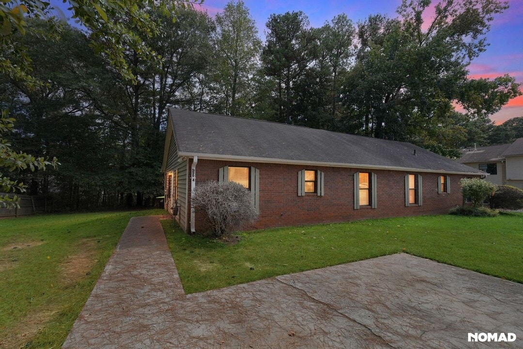 5508 Windwood Rd in Atlanta, GA - Foto de edificio