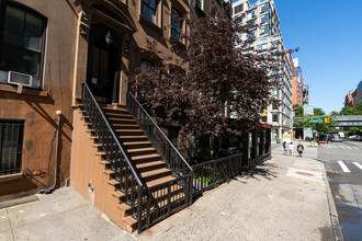 468 W 23rd St in New York, NY - Building Photo - Building Photo