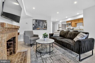 1339 Corcoran St NW in Washington, DC - Building Photo - Building Photo