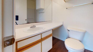 515 Southwest Pky in College Station, TX - Building Photo - Building Photo