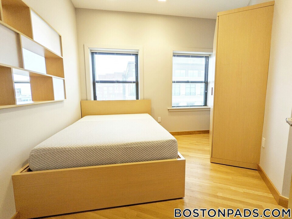 115 Mt Auburn St in Cambridge, MA - Building Photo