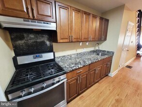 923 E Schiller St in Philadelphia, PA - Building Photo - Building Photo