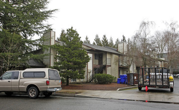 Dolph Court Apartments DC345-PM in Portland, OR - Building Photo - Building Photo