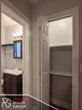 833 W Wolfram St, Unit 3 in Chicago, IL - Foto de edificio - Building Photo