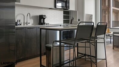 632 Howard Rd SE, Unit 331 in Washington, DC - Foto de edificio - Building Photo