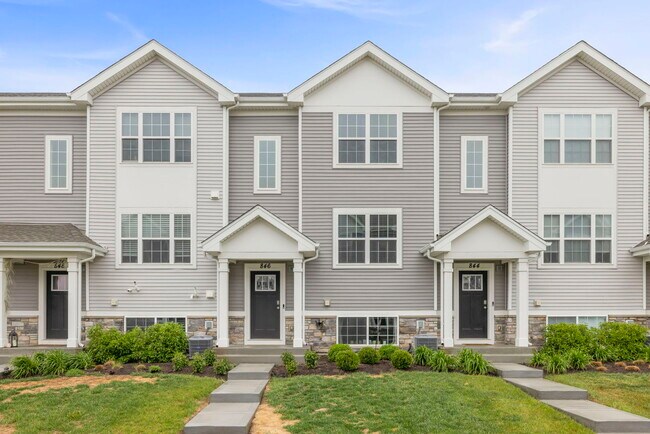 property at 846 Briar Gln Ct