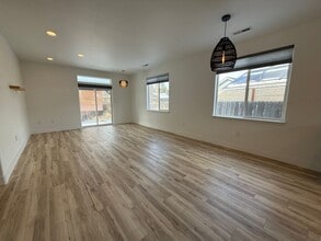 61025 Lodgepole Dr in Bend, OR - Building Photo - Building Photo