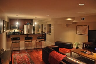 1822 New Hampshire Ave NW, Unit Garden Level in Washington, DC - Building Photo - Building Photo