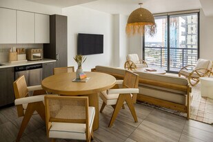 698 NE 1st Ave in Miami, FL - Building Photo