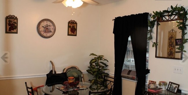 Gaslight Square Apartments in New Albany, IN - Foto de edificio - Interior Photo