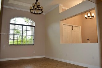 13196 SW 190th St in Miami, FL - Foto de edificio - Building Photo