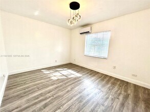 6701 NE Miami Pl in Miami, FL - Building Photo - Building Photo