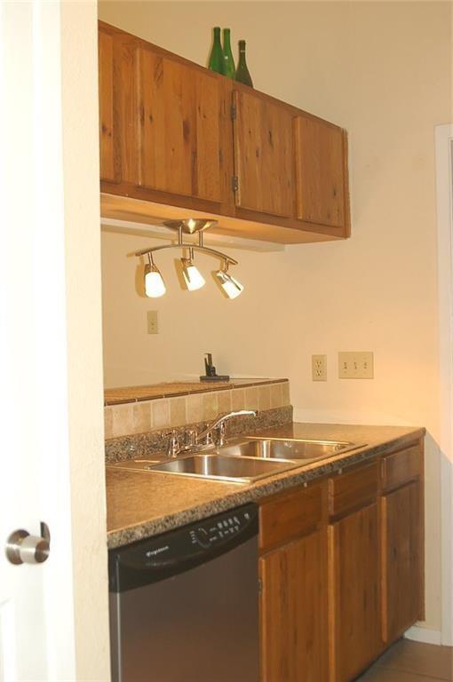 4504 Brown Bark Pl in Austin, TX - Foto de edificio - Building Photo