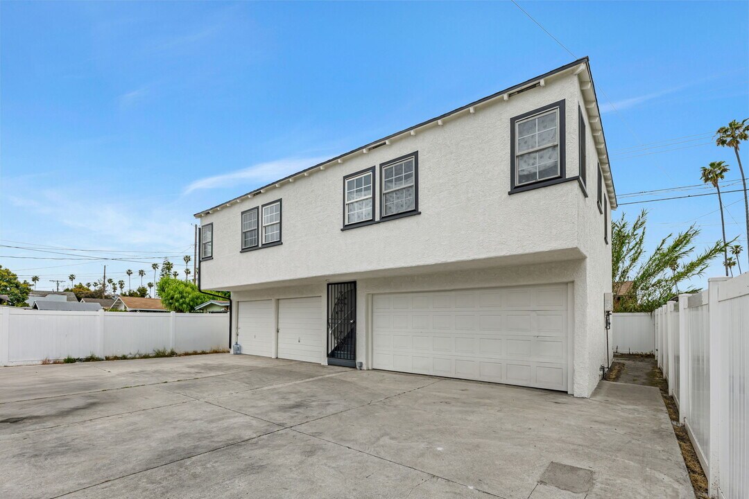 3841 Arlington Ave in Los Angeles, CA - Building Photo