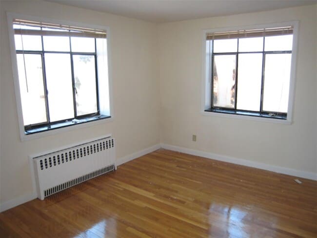 279 Massachusetts Ave, Unit 301 in Arlington, MA - Foto de edificio - Building Photo