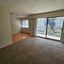 1909-1909 Salton Rd in Abbotsford, BC - Foto de edificio - Building Photo