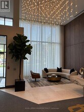 293 The Kingsway in Toronto, ON - Building Photo - Building Photo