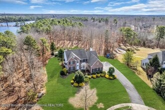 33 Jefferson Ct in Jackson Township, NJ - Building Photo - Building Photo
