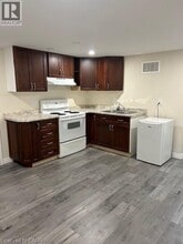 332 Jackson St W in Hamilton, ON - Building Photo - Building Photo