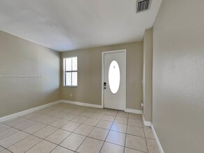 3928 SW 69th Ave in Miami, FL - Building Photo - Building Photo