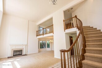 5627 Middle Crest Dr in Agoura Hills, CA - Building Photo - Building Photo