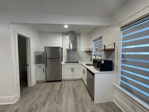 140 S Collingwood Ave in Syracuse, NY - Foto de edificio - Building Photo