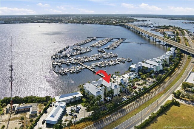 975 NW Flagler Ave in Stuart, FL - Building Photo - Building Photo