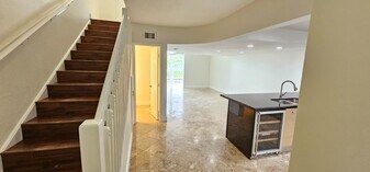 3745 NE 171st St in Aventura, FL - Building Photo