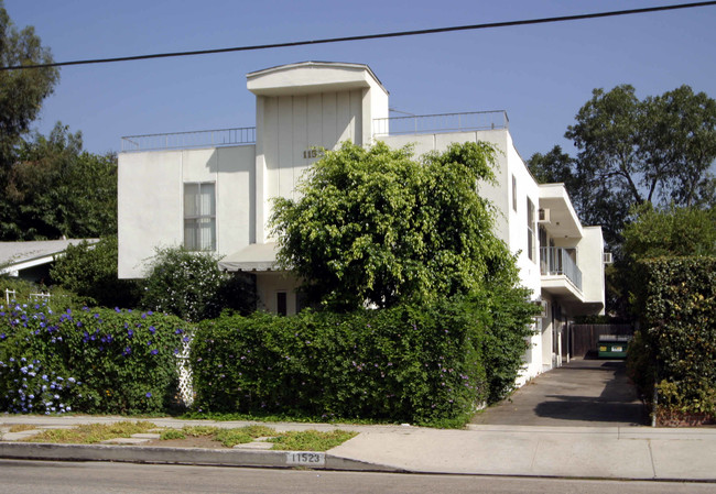 11523 Hatteras St in North Hollywood, CA - Building Photo - Building Photo